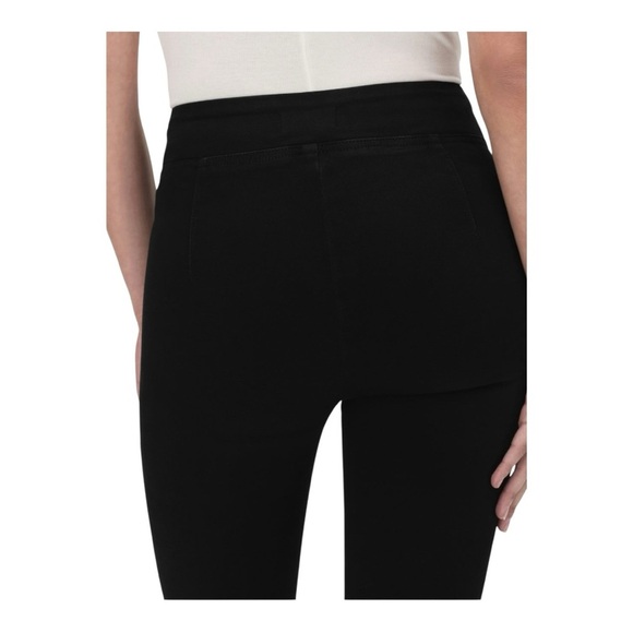 Frame Pull On The Jetset Skinny Crop
in Sheen Noir NWOT - Picture 7 of 10